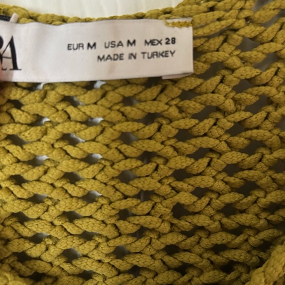 Zara Green Chunky Knit Button Vest with Gold Buttons - Picture 2 of 2